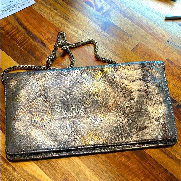 Inge Christopher Leather Metallic Snake Skin Embossed Clutch/Shoulder Bag. P25 - Picture 1 of 9